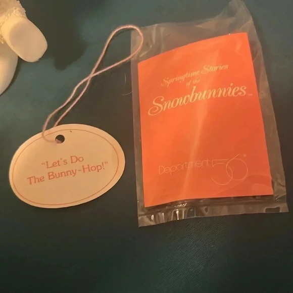 Snow Bunnies Department 56 “Let’s Do The Bunny-Hop!” 3 babies blue eyes 1994 - Picture 5 of 5